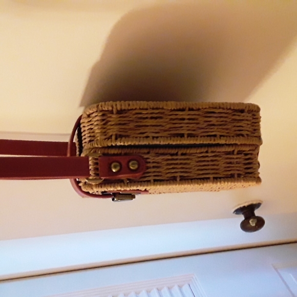 NWOT straw bag - Picture 4 of 8